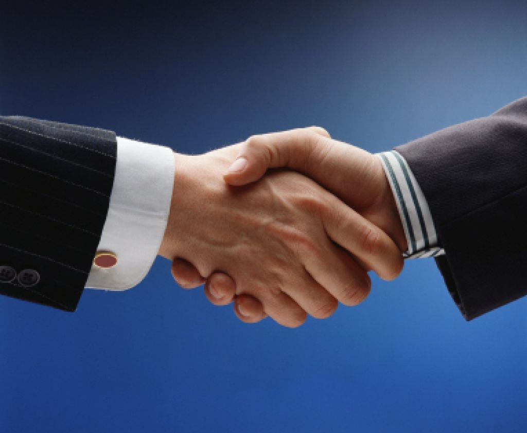 Advice on how to properly shake hands with someone