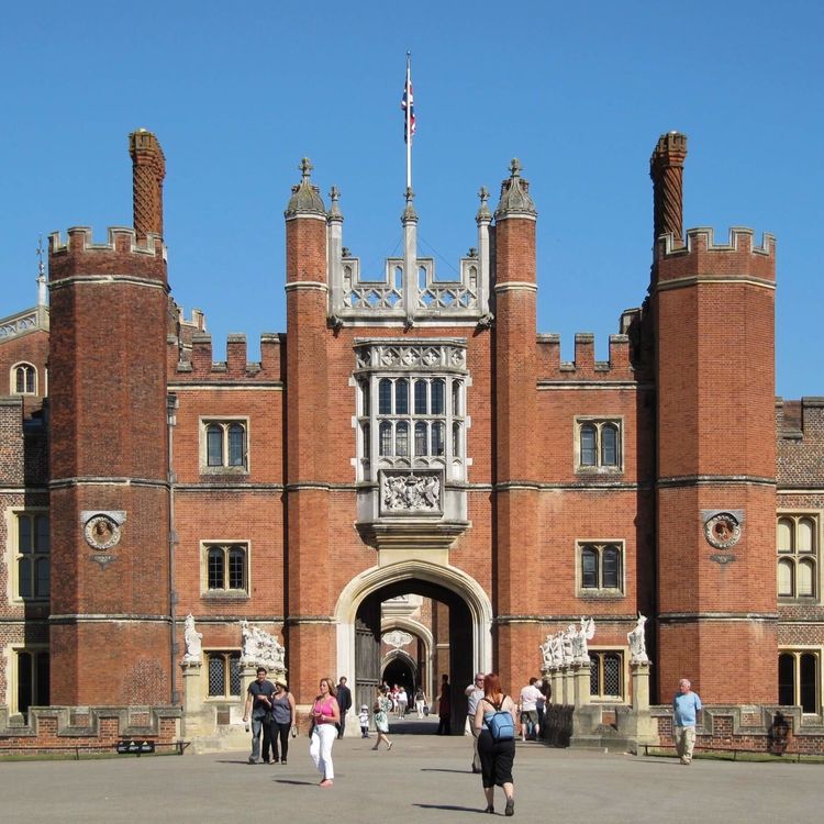 Hampton court palace